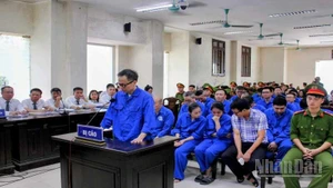 Các bị cáo tại phiên tòa.