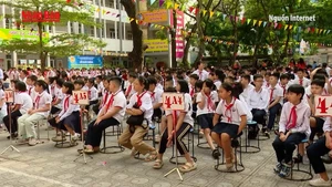 [Video] Năm học 2025-2026: Lớp 1, 9, 12 tựu trường sớm 2 tuần