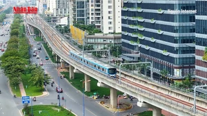 [Video] Chuyển đổi xanh cho 400.000 xe của shipper tại TP Hồ Chí Minh