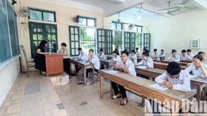 Trước giờ thi môn Ngữ Văn sáng 2/6 tại Hội đồng thi Trường trung học phổ thông Chu Văn An (xã Vũ Quý, huyện Kiến Xương, tỉnh Thái Bình).