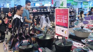 [Video] Tiêu dùng, du lịch tăng trưởng mạnh, tổng mức bán lẻ 5 tháng đầu năm 2025 tăng 9,7%