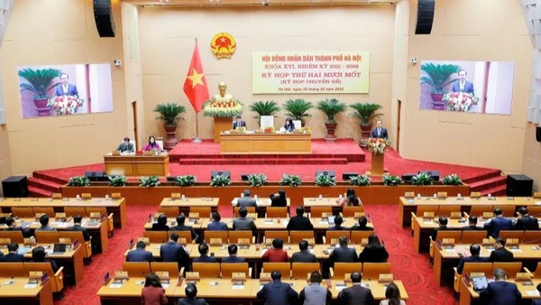 Các cơ quan trực thuộc Ủy ban nhân dân thành phố Hà Nội sau sắp xếp đã giảm trên 15% các đầu mối bên trong.