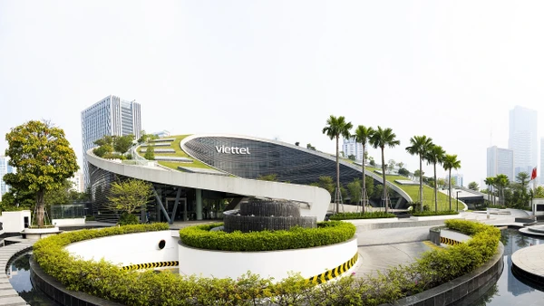 Trụ sở của Tập đoàn Viettel - công trình xanh có thiết kế độc đáo.