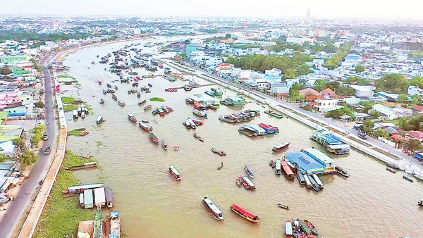 Bờ kè Cái Răng, quận Cái Răng, thành phố Cần Thơ. (Ảnh NGỌC HÂN)