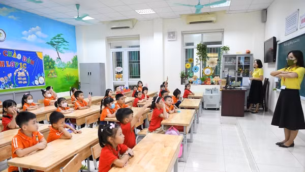 Học sinh tiểu học 