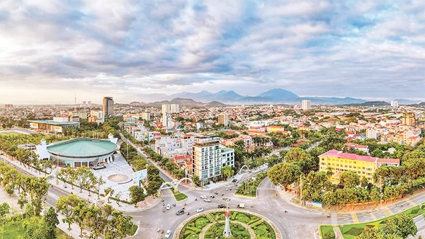 Đổi mới chính sách cán bộ giúp tháo gỡ những nút thắt trong phát triển đô thị góp phần tạo nên sắc diện mới cho tỉnh Vĩnh Phúc.