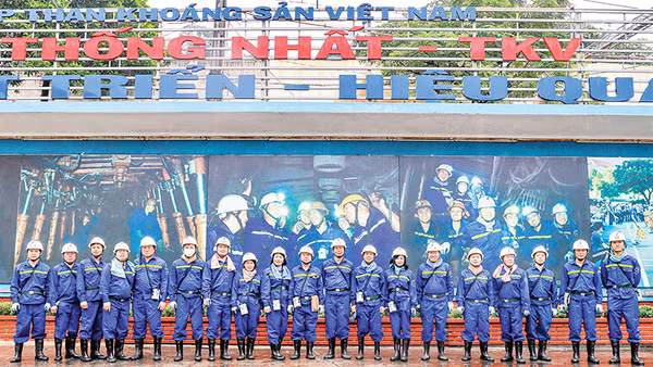 Than Thống Nhất “vượt dịch”, duy trì liên tục nhịp độ sản xuất