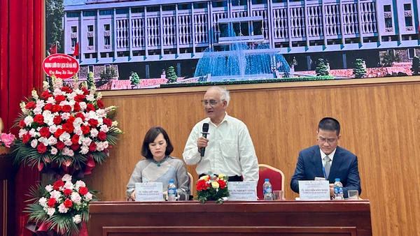 Hội thảo có sự tham gia của nhiều chuyên gia, nhà nghiên cứu và các thế hệ giảng viên của nhà trường. 