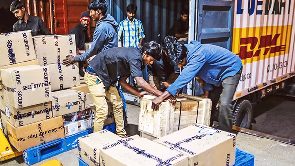 Amazon Ấn Độ sử dụng bao bì giấy trong thương mại điện tử. Ảnh: MINT