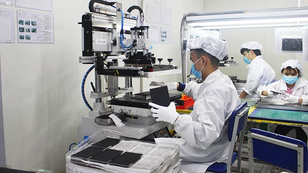 Các doanh nghiệp có vốn đầu tư nước ngoài chiếm 39% số sáng kiến đăng ký trong giai đoạn II của chương trình. Ảnh: HẢI NHƯ