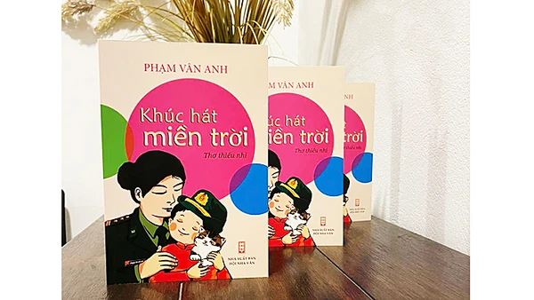 Khúc hát lịch sử trong vũ trụ tuổi thơ