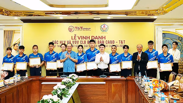 CLB Bóng bàn CAND-T&T nhận thưởng kỷ lục sau thành tích xuất sắc tại giải quốc gia 2024.