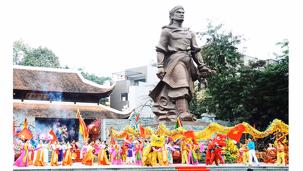 Lễ hội gò Đống Đa. Ảnh: HẢI NAM