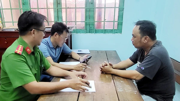 Một đối tượng giả mạo trung tá công an để lừa đảo nhiều phụ nữ bị bắt.