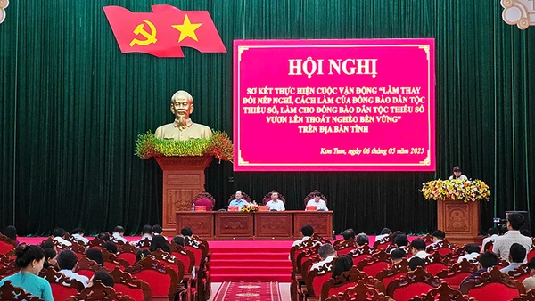 Quang cảnh hội nghị.