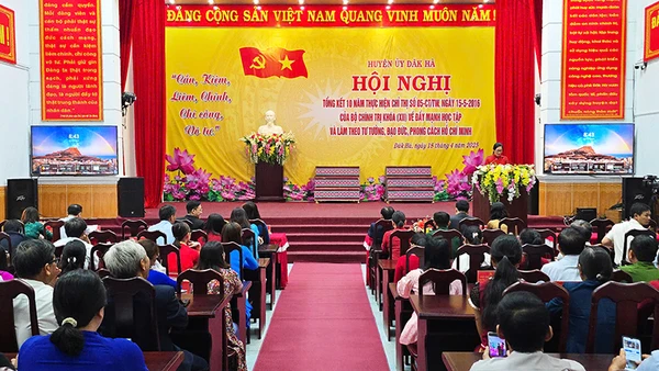 Quang cảnh hội nghị.