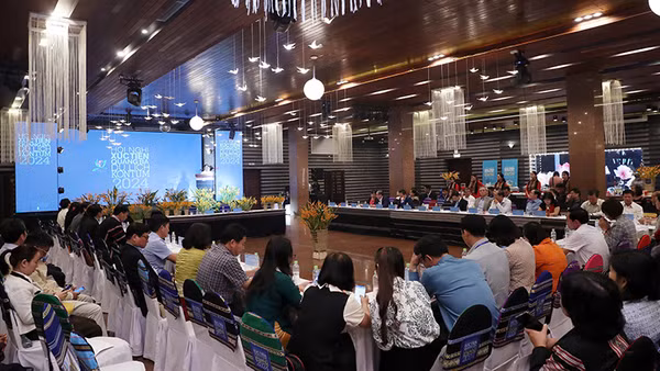 Quang cảnh hội nghị.