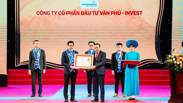 Theo đuổi triết lý phát triển bất động sản “Vị Nhân Sinh”, với nhiều hoạt động thiện nguyện, Văn Phú-Invest không ít lần vinh dự đón nhận những phần thưởng cao quý của Nhà nước.