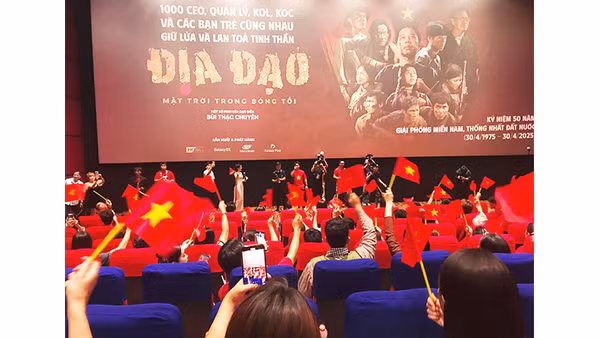 Văn nghệ sĩ kỳ vọng nhận được hỗ trợ nhiều hơn từ các doanh nghiệp cho các hoạt động sáng tạo, quảng bá văn hóa, văn nghệ như trường hợp phim “Địa đạo - Mặt trời trong bóng tối” vừa qua. Ảnh: QUANG HƯNG