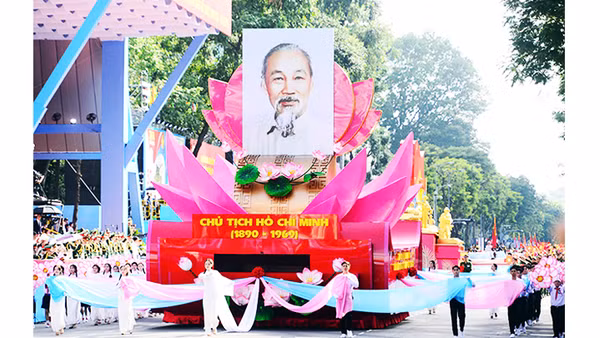 Hình ảnh của Bác luôn đồng hành cùng các sự kiện trọng đại của đất nước.