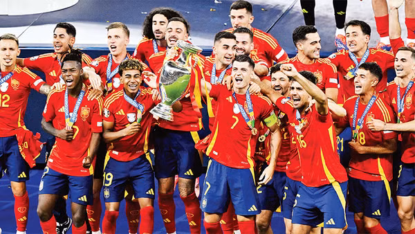 Tây Ban Nha lần thứ 4 giành chức vô địch Euro. 