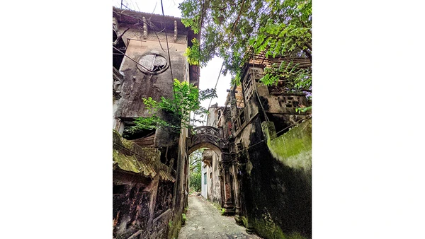 Đây tiếng thở than vọng từ buổi giao thời...