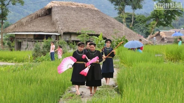 Còn mãi điệu Then Nguyên Bình. (Ảnh: Thành Đạt)
