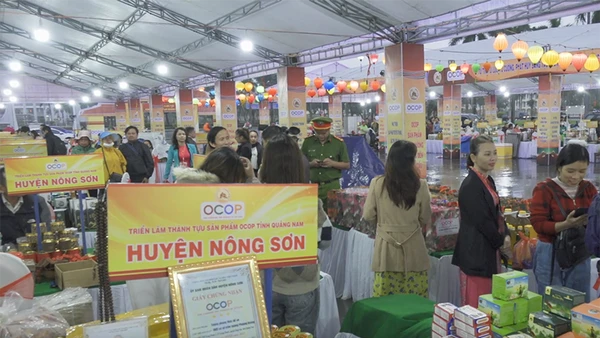 Gần 100 gian hàng tham gia triển lãm thành tựu sản phẩm OCOP Quảng Nam