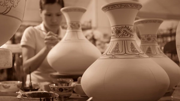 Gốm sứ Quang Vinh: Từ sản phẩm làng nghề đến “bàn tiệc” năm châu