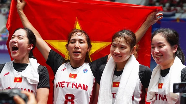 Bóng rổ nữ Việt Nam giành về tấm Huy chương Vàng SEA Games lịch sử. 