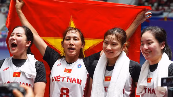 Bóng rổ nữ Việt Nam giành về tấm Huy chương Vàng SEA Games lịch sử. 