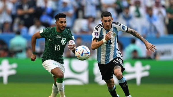 Tiền vệ Angel Di Maria của Argentina trong trận đối đầu với Saudi Arabia ở vòng bảng. (Ảnh: AFP/TTXVN)