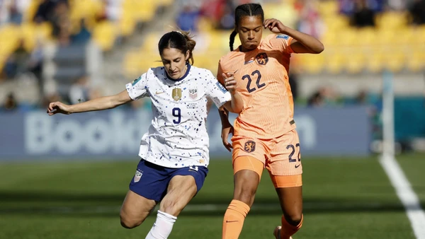 Đội tuyển nữ Mỹ bị Hà Lan dẫn trước nhưng kịp thời gỡ hòa. (Ảnh: Getty)