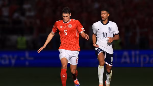 Đội tuyển Anh không thể áp đảo trước đối thủ được đánh giá yếu hơn là Đan Mạch. (Ảnh: UEFA)