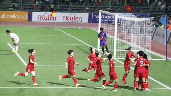 [Ảnh] Bóng đá nữ Việt Nam đi vào lịch sử SEA Games với 4 lần vô địch liên tiếp