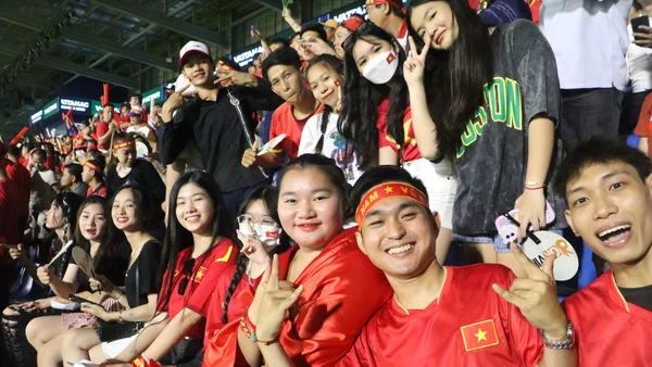 [Ảnh] U22 Việt Nam thể hiện bản lĩnh trước đối thủ Thái Lan