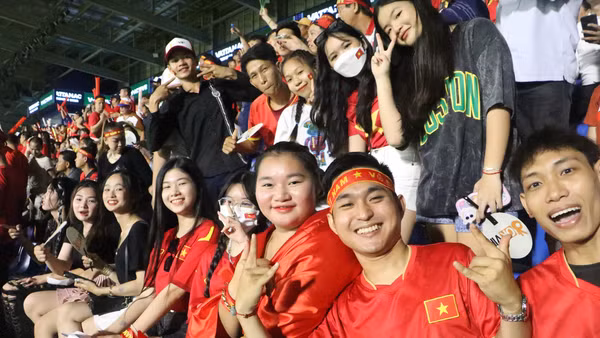 [Ảnh] U22 Việt Nam thể hiện bản lĩnh trước đối thủ Thái Lan