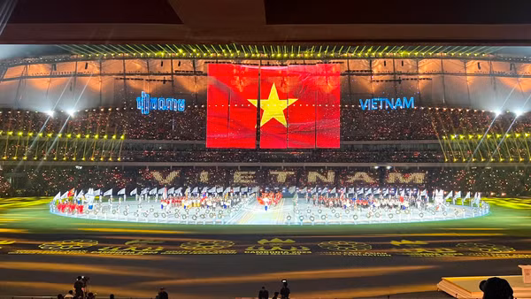 [Ảnh] Lễ khai mạc SEA Games 32: Ấn tượng sự kỳ công