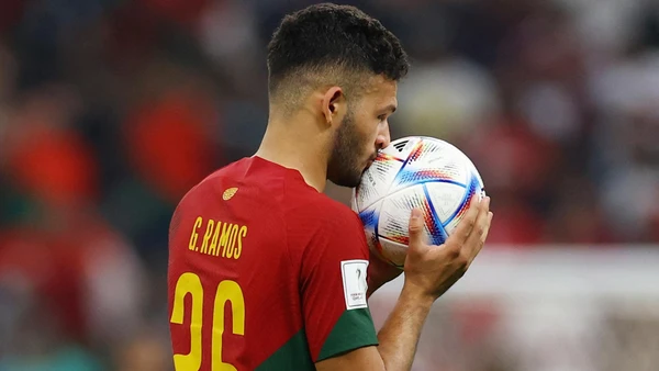 [Ảnh] Ngày cuối vòng 1/8 World Cup: Bồ Đào Nha thăng hoa, Maroc "vượt vũ môn"