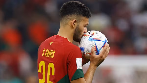 [Ảnh] Ngày cuối vòng 1/8 World Cup: Bồ Đào Nha thăng hoa, Maroc "vượt vũ môn"