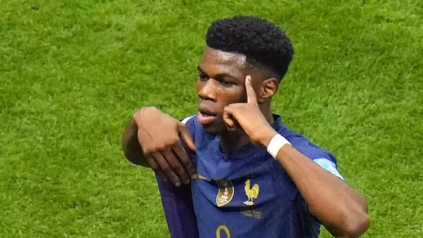 Tiền vệ Pháp Aurelien Tchouameni ăn mừng bàn thắng mở tỷ số trước tuyển Anh trong trận tứ kết World Cup 2022 ngày 10/12. (Ảnh: Reuters)