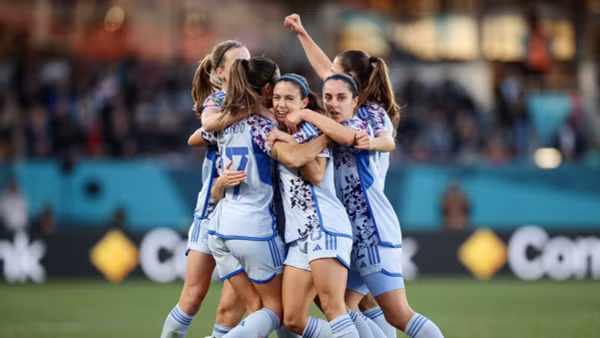 Niềm vui của các cầu thủ đội tuyển nữ Tây Ban Nha. (Ảnh: Reuters)