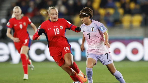 Đội tuyển nữ Nhật Bản thi đấu kiên cường trước tuyển nữ Na Uy. (Ảnh: Reuters)