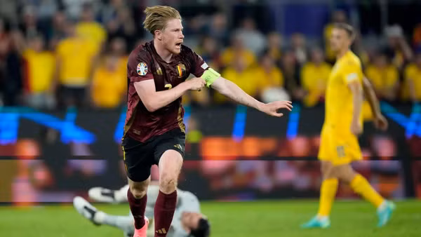 Kevin De Bruyne ăn mừng bàn thắng ấn định tỷ số. (Ảnh: AP photo)