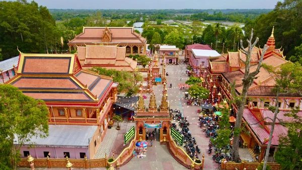 Toàn cảnh chùa Bân Rây Thmây.