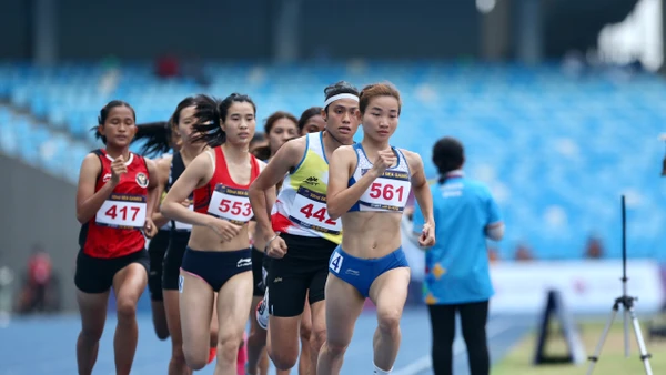[Ảnh] Nguyễn Thị Oanh và "cú đúp Vàng" siêu tốc trong lịch sử SEA Games