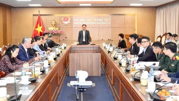 Một buổi tọa đàm lấy ý kiến điều chỉnh sửa đổi Dự thảo quy chế tuyển sinh 2025 tại Bộ Giáo dục và Đào tạo.