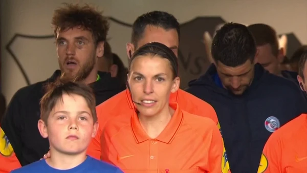 Tổ trọng tài toàn nữ đầu tiên trong lịch sử World Cup