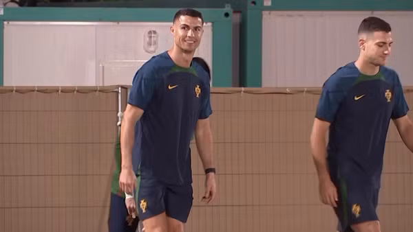 Ronaldo tập cùng Bồ Đào Nha trước trận gặp Ghana ở World Cup