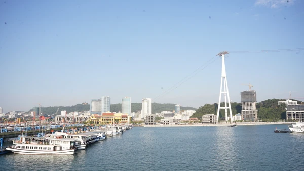 Quảng Ninh - Hành trình chuyển đổi kinh tế từ “nâu” sang “xanh”